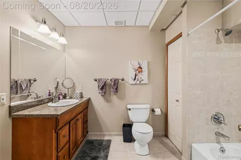 Bath - 4678 Edinburgh Dr, Genoa, MI 48843 photo 8 of 8