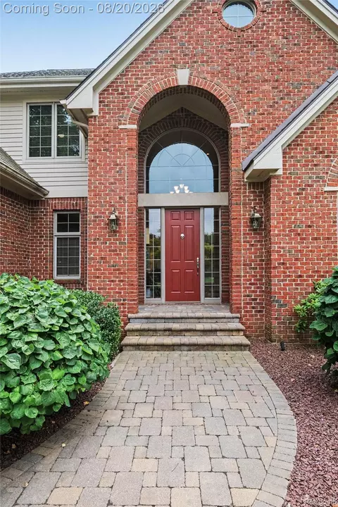Exterior - 4678 Edinburgh Dr, Genoa, MI 48843 photo 5 of 11