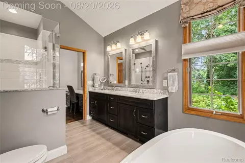 Bath - 4678 Edinburgh Dr, Genoa, MI 48843 photo 2 of 8