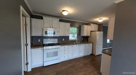 Other - 23630 Hickory, Brownstown, MI 48174 photo 2 of 9
