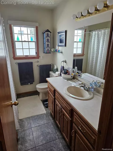 Bath - 4090 Violet Ave, St. Clair, MI 48079 photo 1 of 2
