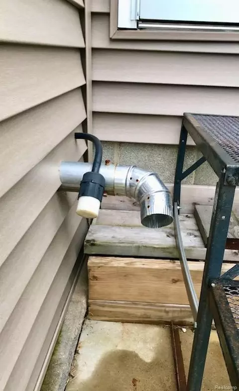 Exterior - 4090 Violet Ave, St. Clair, MI 48079 photo 1 of 6