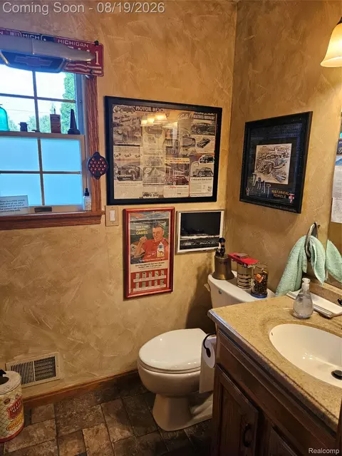 Bath - 4090 Violet Ave, St. Clair, MI 48079 photo 2 of 2