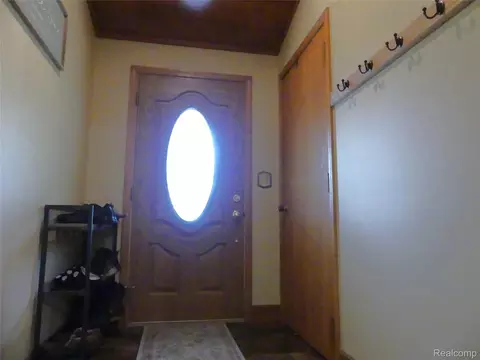 Entry Way - 8335 Pardee Rd, Taylor, MI 48180 photo 1 of 1