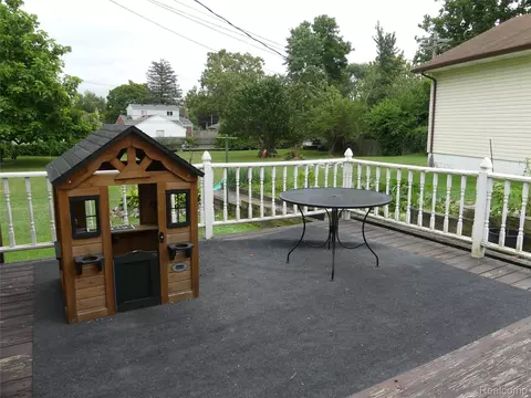 Exterior - 8335 Pardee Rd, Taylor, MI 48180 photo 3 of 4