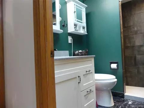 Bath - 8335 Pardee Rd, Taylor, MI 48180 photo 2 of 2