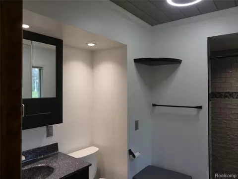 Bath - 8335 Pardee Rd, Taylor, MI 48180 photo 1 of 2