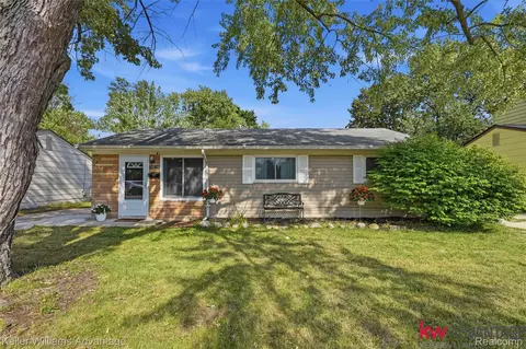 18450 Kinloch, Redford, MI 48240