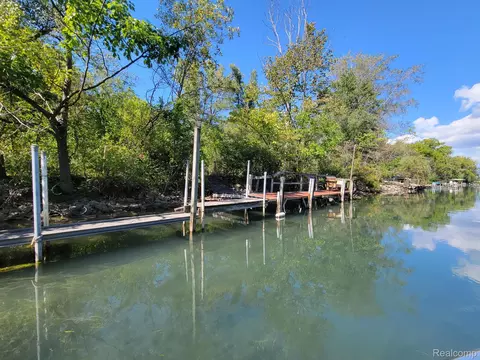00 S Waterview, Grosse Ile, MI 48138
