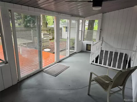 Exterior - 402 E Buchanan St, Saint Johns, MI 48879 photo 2 of 2
