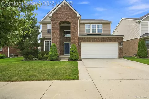 20478 Starina Dr, Clinton Township, MI 48038