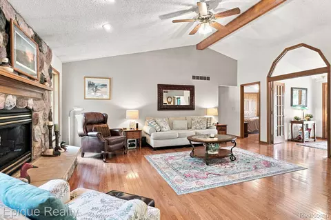 Living - 11315 Lippincott Blvd E, Davison, MI 48423 photo 1 of 1