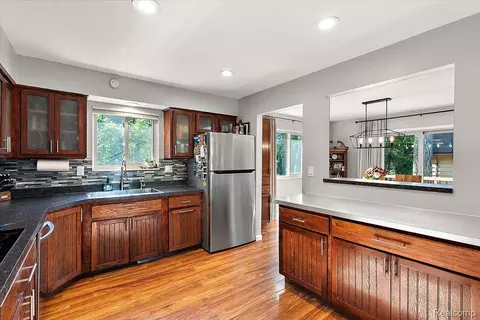 Kitchen - 6023 Paramus, Independence, MI 48346 photo 2 of 4