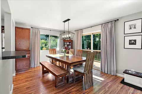 Dining - 6023 Paramus, Independence, MI 48346 photo 1 of 2