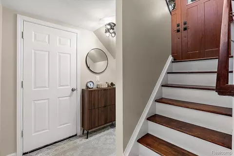 Entry Way - 6023 Paramus, Independence, MI 48346 photo 3 of 3