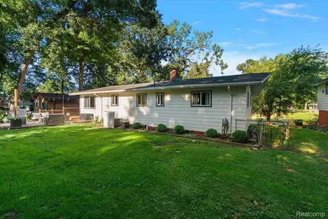 Exterior - 6023 Paramus, Independence, MI 48346 photo 10 of 12