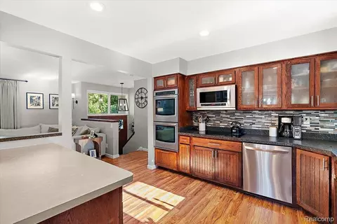 Kitchen - 6023 Paramus, Independence, MI 48346 photo 4 of 4