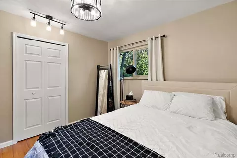 Bedroom - 6023 Paramus, Independence, MI 48346 photo 3 of 4