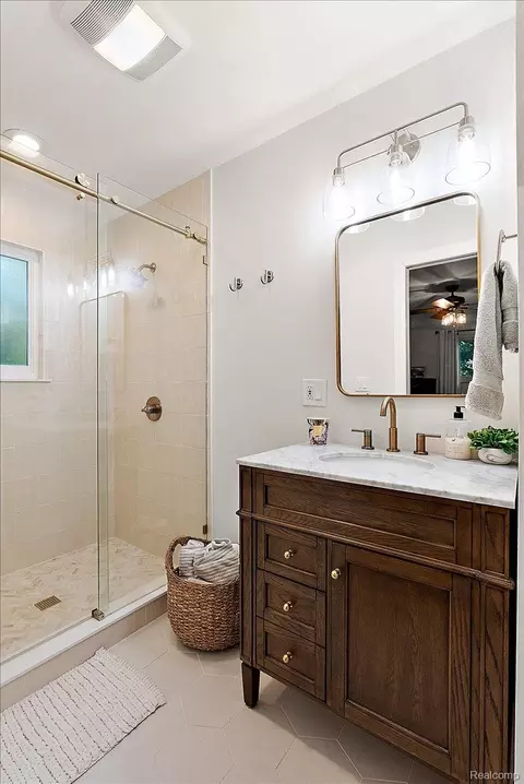 Bath - 6023 Paramus, Independence, MI 48346 photo 2 of 5