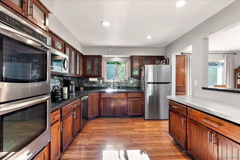 Kitchen - 6023 Paramus, Independence, MI 48346 photo 1 of 4