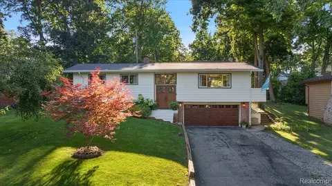 Exterior - 6023 Paramus, Independence, MI 48346 photo 2 of 12