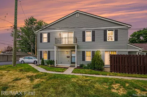 27701 Roy St, Saint Clair Shores, MI 48081