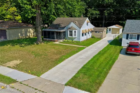 30008 Beechwood St, Garden City, MI 48135