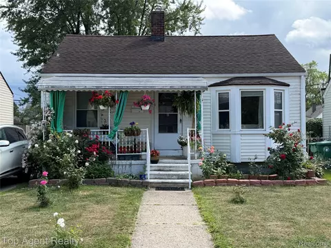28747 Barton St, Garden City, MI 48135