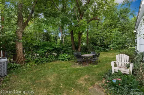 Exterior - 330 E Webster St, Ferndale, MI 48220 photo 2 of 4