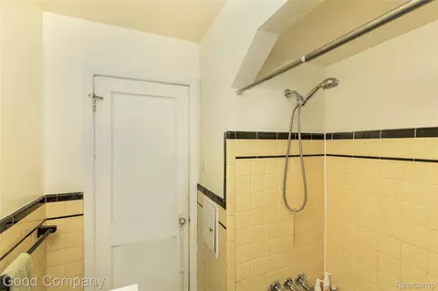Bath - 330 E Webster St, Ferndale, MI 48220 photo 2 of 2