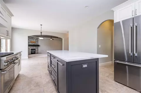 Kitchen - 48850 Austrian Pine Dr, Macomb, MI 48044 photo 7 of 8