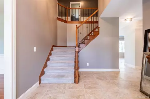 Entry Way - 48850 Austrian Pine Dr, Macomb, MI 48044 photo 6 of 9