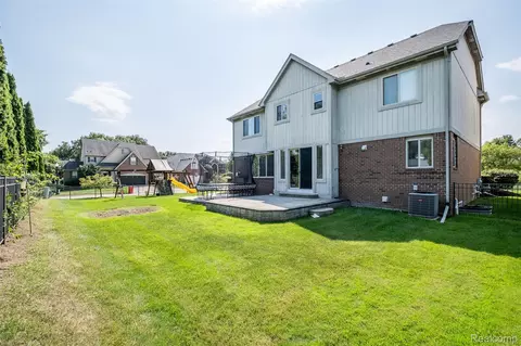 Exterior - 48850 Austrian Pine Dr, Macomb, MI 48044 photo 11 of 12