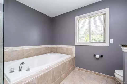Bath - 48850 Austrian Pine Dr, Macomb, MI 48044 photo 4 of 6