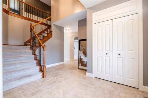 Entry Way - 48850 Austrian Pine Dr, Macomb, MI 48044 photo 3 of 9