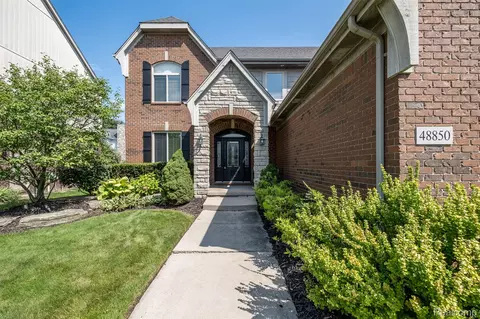 Exterior - 48850 Austrian Pine Dr, Macomb, MI 48044 photo 5 of 12