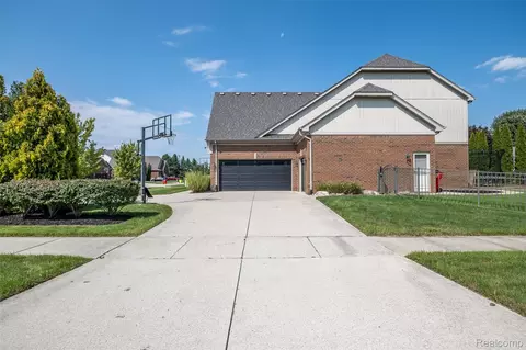 Exterior - 48850 Austrian Pine Dr, Macomb, MI 48044 photo 6 of 12