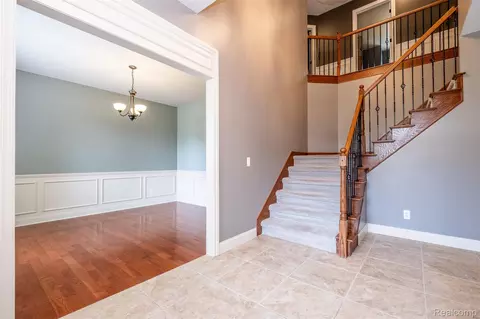 Entry Way - 48850 Austrian Pine Dr, Macomb, MI 48044 photo 4 of 9