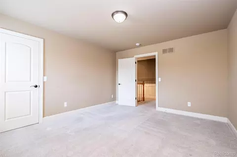 Bedroom - 48850 Austrian Pine Dr, Macomb, MI 48044 photo 4 of 8