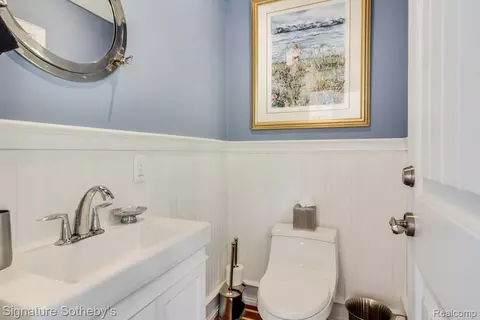 Bath - 14620 Edgewater Dr, Lyndon, MI 48137 photo 1 of 2