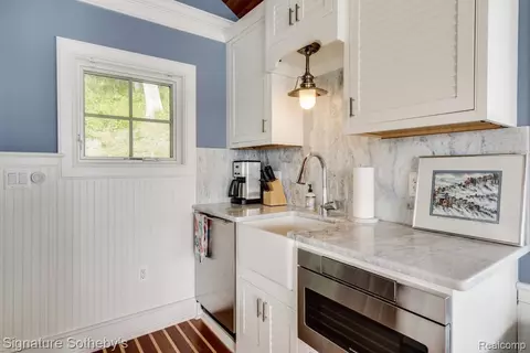 Kitchen - 14620 Edgewater Dr, Lyndon, MI 48137 photo 1 of 1