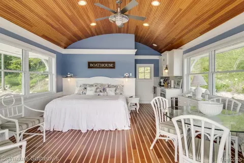 Bedroom - 14620 Edgewater Dr, Lyndon, MI 48137 photo 1 of 1