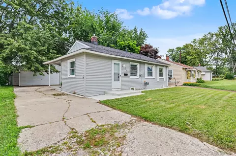 2637 Cascade Ct, Westland, MI 48186