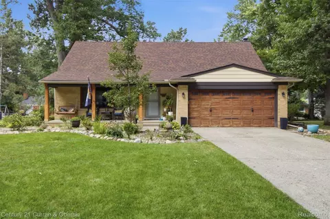 15761 Loveland St, Livonia, MI 48154