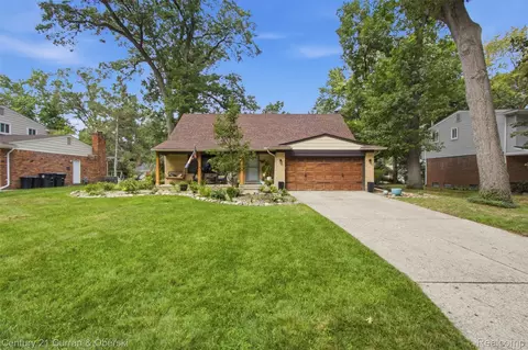 15761 Loveland St, Livonia, MI 48154