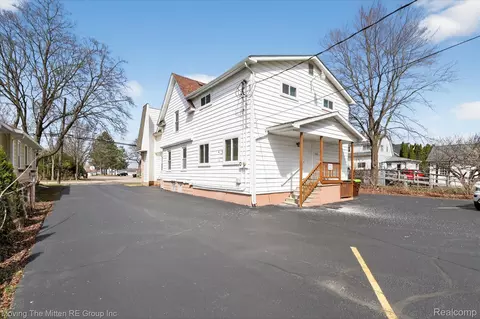 Exterior - 175 2nd St, Belleville, MI 48111 photo 7 of 10