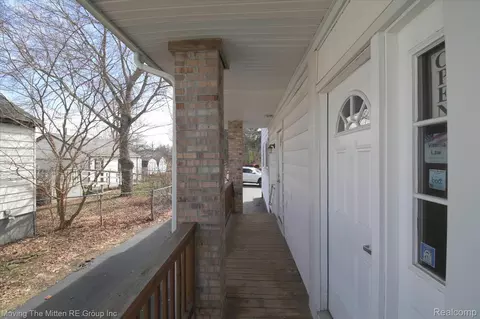 Exterior - 175 2nd St, Belleville, MI 48111 photo 4 of 10