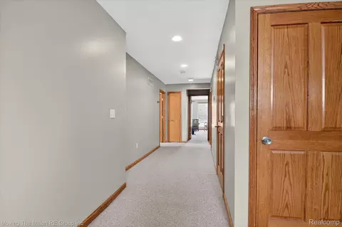 Entry Way - 175 2nd St, Belleville, MI 48111 photo 2 of 5