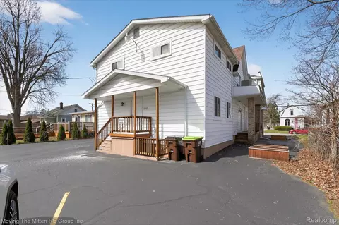Exterior - 175 2nd St, Belleville, MI 48111 photo 8 of 10