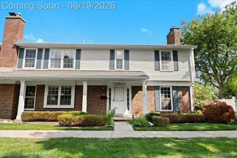 42142 Roscommon St, Northville, MI 48167